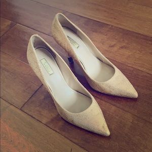 Guess stiletto gold python